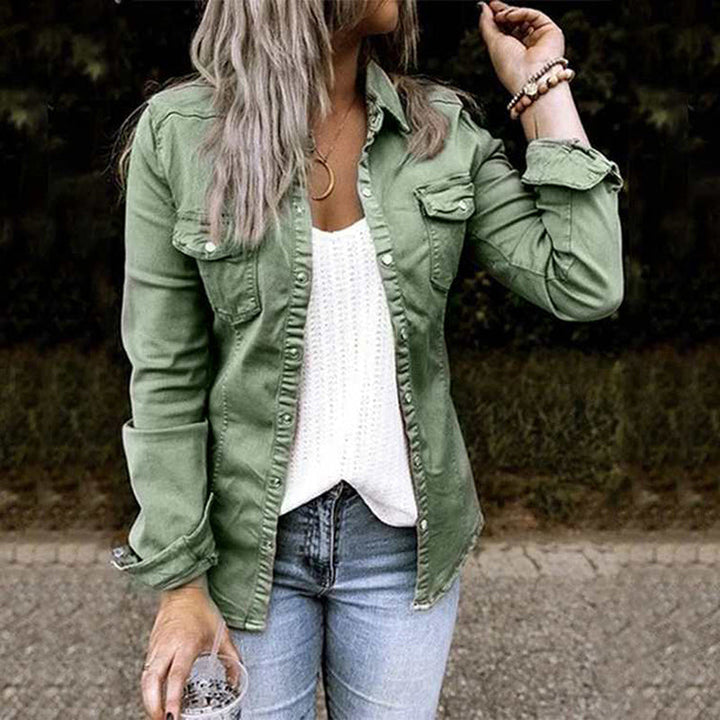 Zwart dames spijkerjack Elisa, perfecte bovenkleding voor een casual of overgangslook.