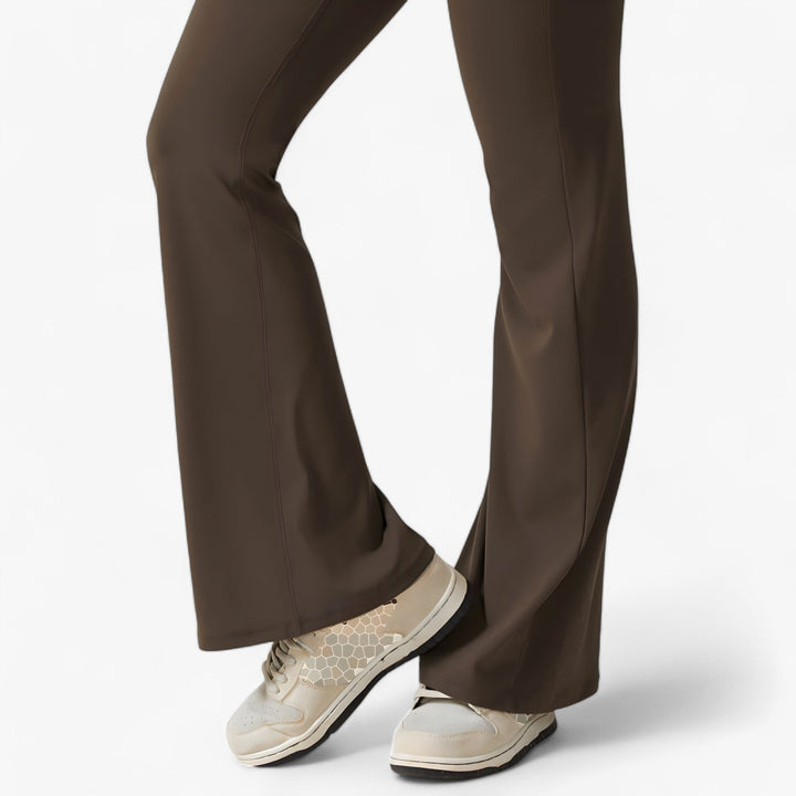 Zwarte Amélie dames jumpsuit, tijdloos, elegant en veelzijdig.