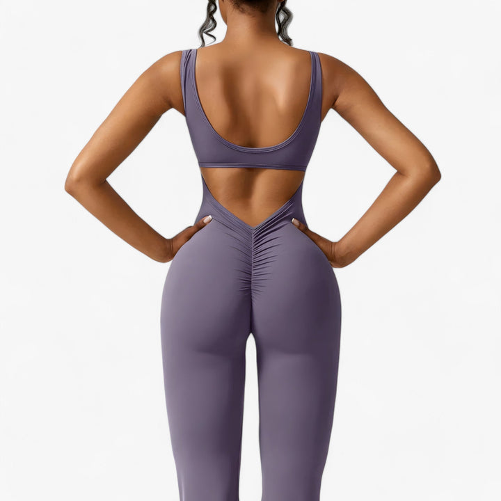 Dames jumpsuit Amélie, een essentieel kledingstuk voor je lentegarderobe.