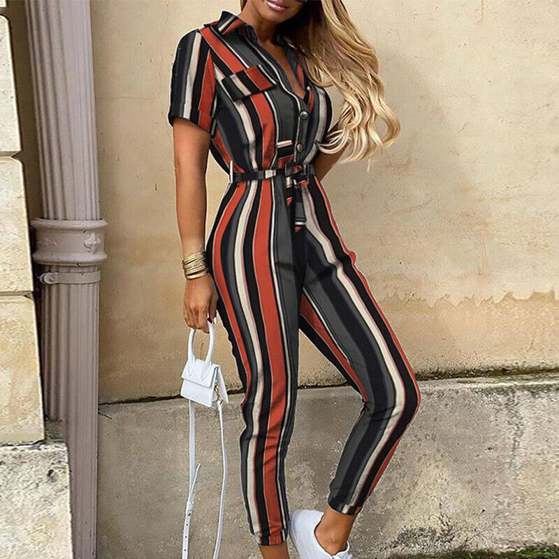 Dames jumpsuit met riem, perfect voor zomerse dagen en diverse gelegenheden.