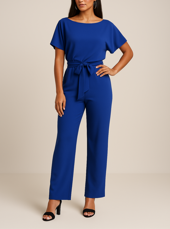 Moderne Sophia jumpsuit van Hoymans, met een eigentijdse snit voor stijlvolle vrouwen, comfortabel en chique.