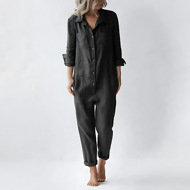 Zomerse dames jumpsuit van Hoymans, trendy en comfortabel met een losse, elegante pasvorm.
