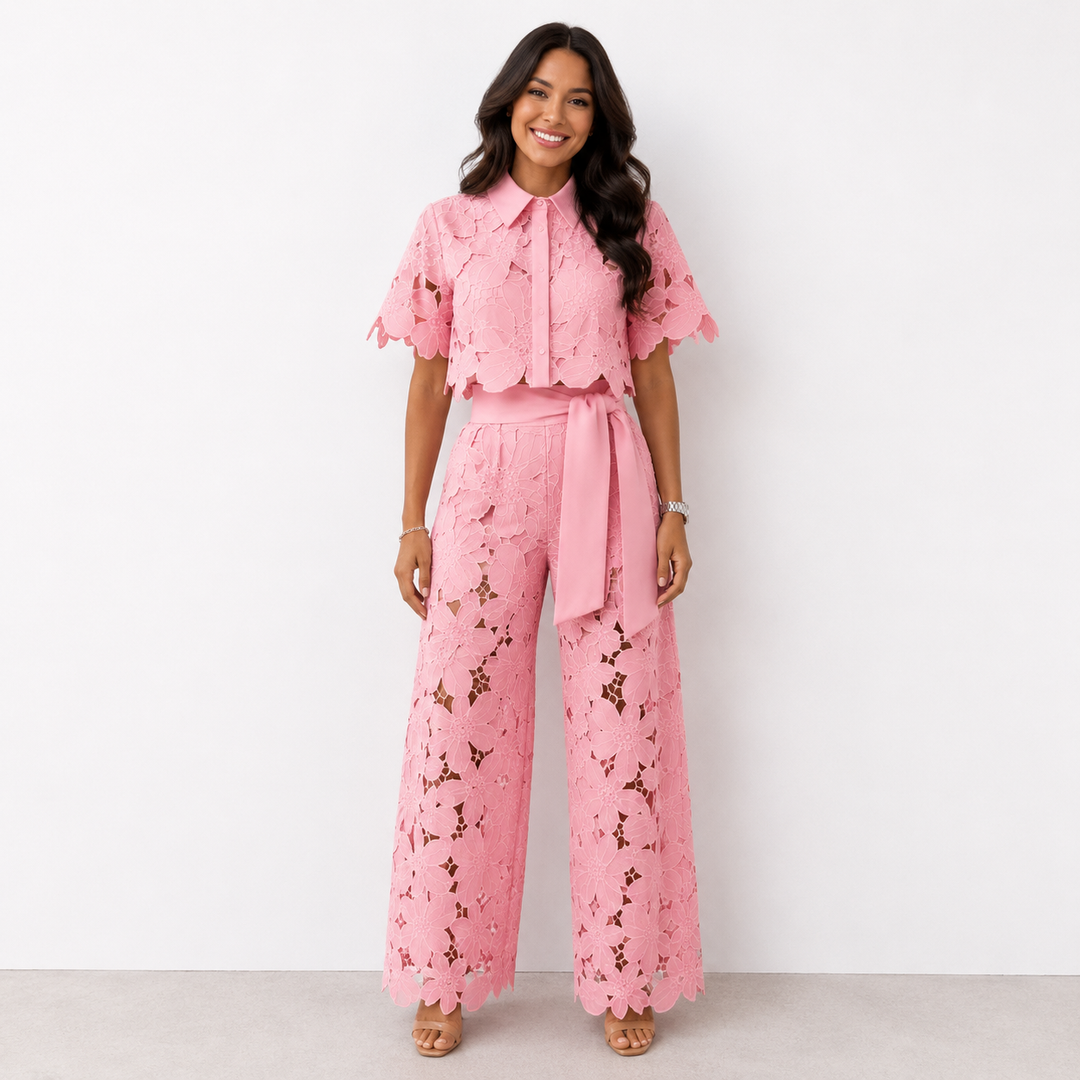 Elegante zomerkleding set met crop top en strikceintuur
