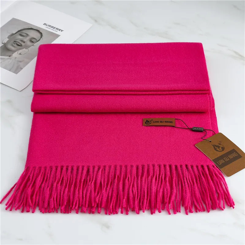 Heerlijk zachte kasjmier halssjaal voor dames, warm en comfortabel; ideaal voor de winter.