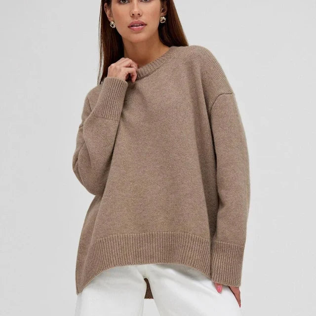 Zachte kasjmier trui voor dames, ideaal voor de herfst en winter. Comfortabele gebreide elegantie.
