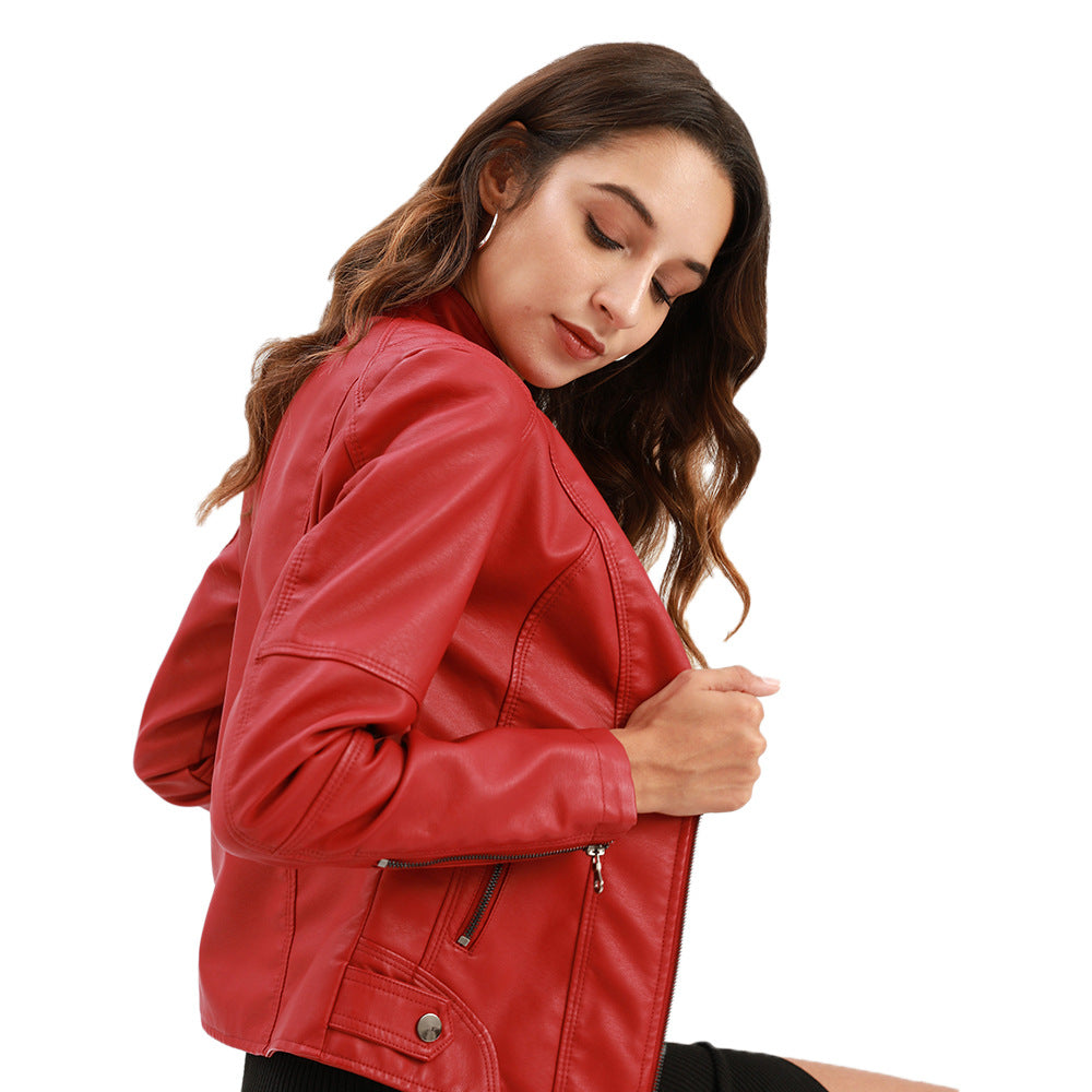 Veelzijdige KatiesJacket leren dames winterjas, combineert warmte met een chique, casual stijl. Essentiële damesmode.