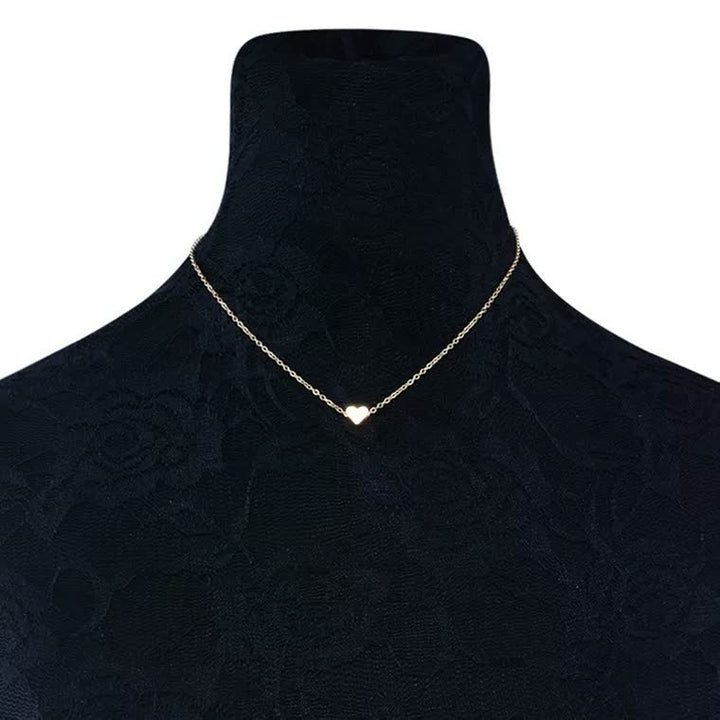 Chique zilveren dames ketting met een minimalistisch hartje, perfect accessoire voor dagelijks gebruik.