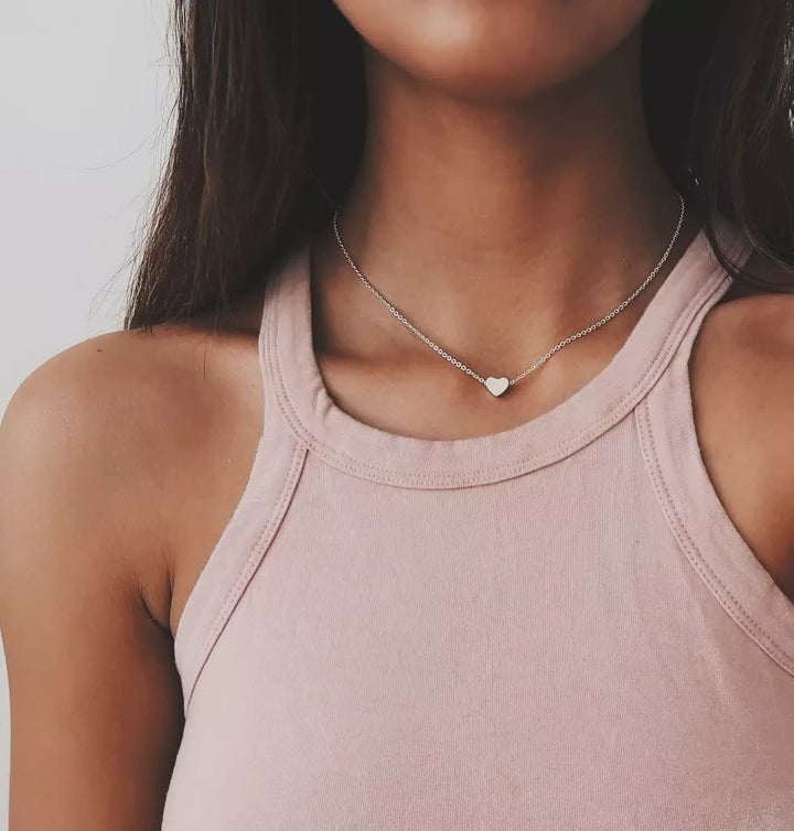 Elegante ExquisiteChain™ dames ketting met hartje hanger, een veelzijdig sieraad voor elke gelegenheid.
