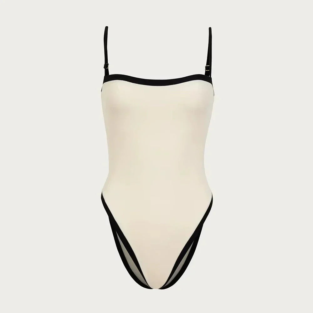 Elegant dames kleurblok badpak met modern design, comfortabel en ideaal voor strandmode.