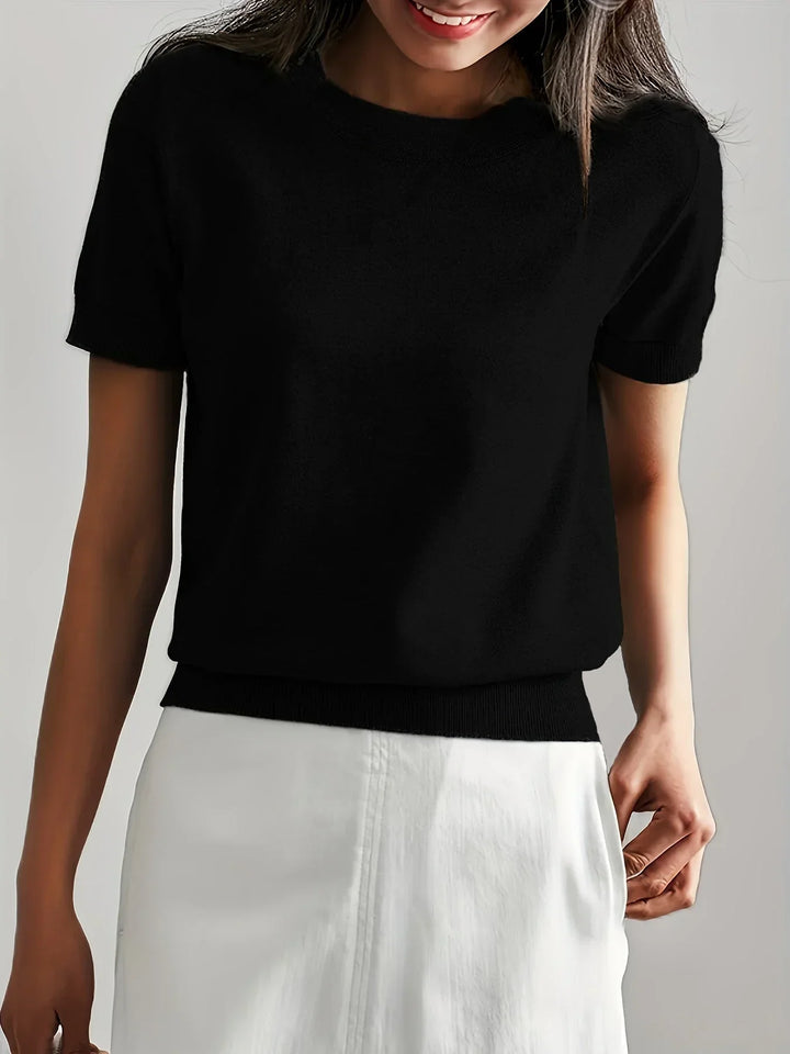 Elegante korte mouwen zomertrui Mila, gemaakt van zachte stof. Comfortabel voor een stijlvolle look.
