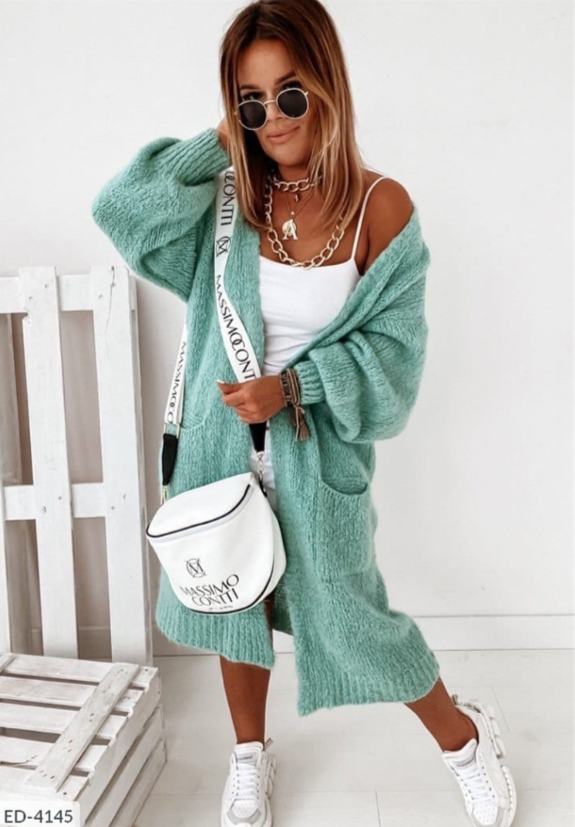 Stijlvol dames lang gebreid vest in paars, groen of blauw, warm en comfortabel voor herfst/winter.