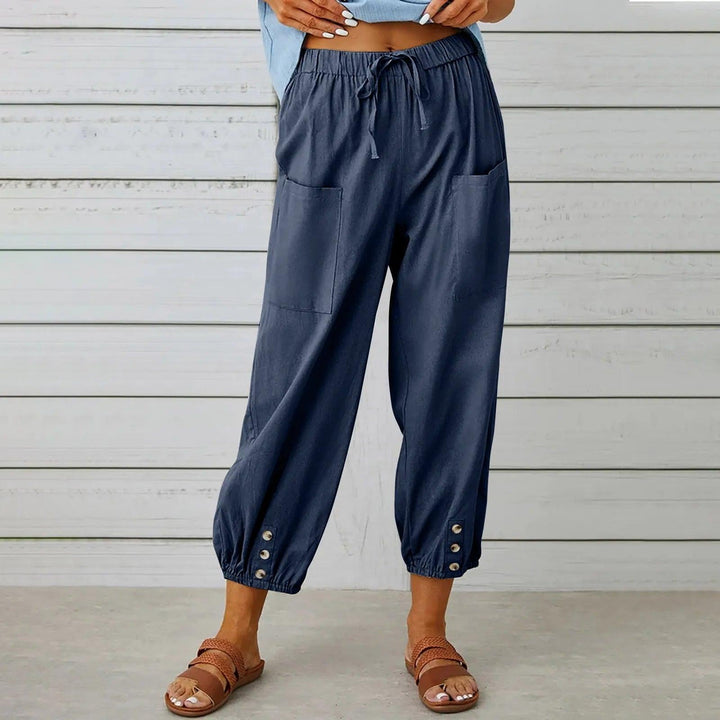 Zachte lichte zomerbroek voor dames met verstelbaar koord en wijde, luchtige pijpen voor comfort.