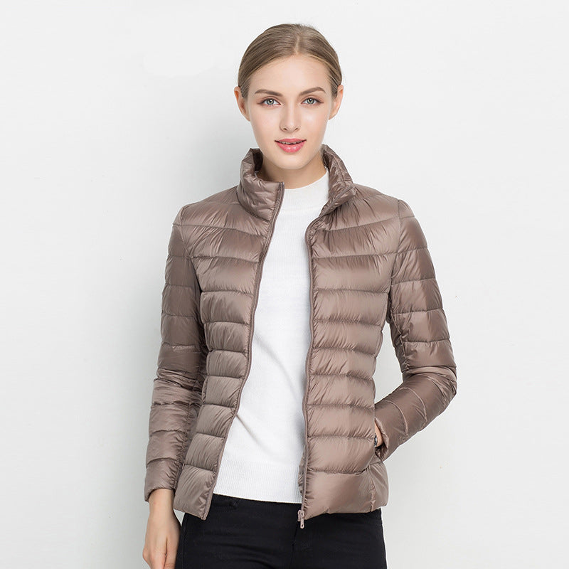 Elegant lichtgewicht donsjack voor dames, warm en modieus voor de winterperiode.