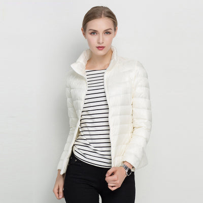 Trendy dames donsjack City Elegance, comfortabel, lichtgewicht en warm voor buiten.
