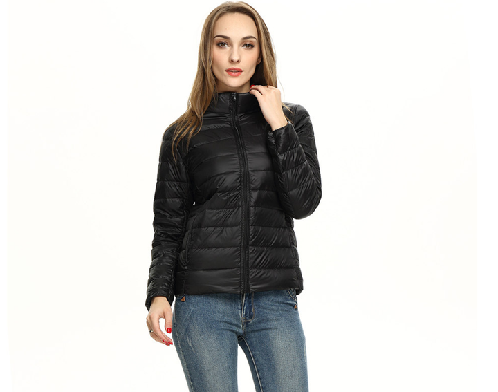 Comfortabel donsjack voor dames, lichtgewicht en warm voor de koudere winterdagen.