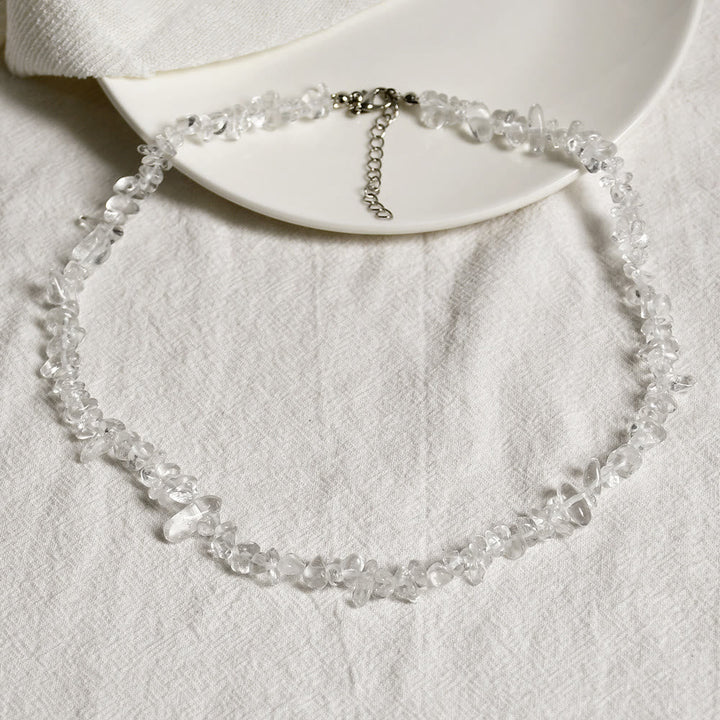 Elegant en stijlvol: Lina damesketting met gepolijste natuursteen kristal.