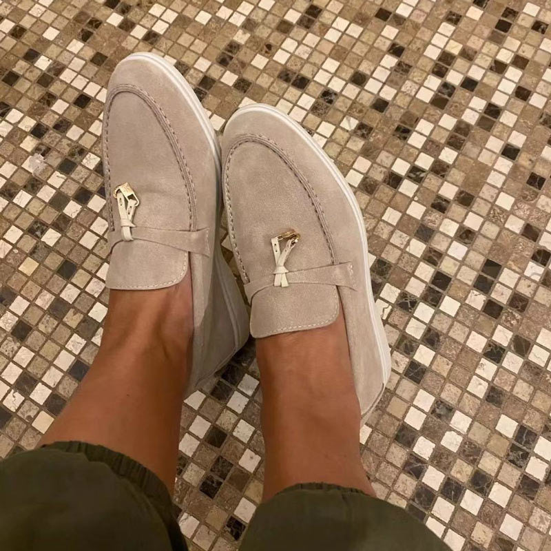 Dames loafers met gepunte teen, perfect voor lente dagen. Stijlvolle instappers met comfort voor dagelijks gebruik.
