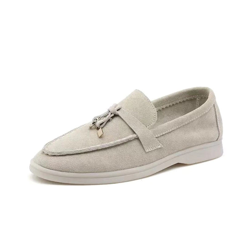Veelzijdige dames loafers met antislipzool, gepunte teen en voetcomfort. Perfecte platte schoenen voor lente.