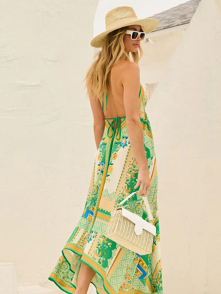 Zomerse lange damesjurk: boho maxi jurk met comfortabele halternek. Stijlvol en luchtig voor vakantie.