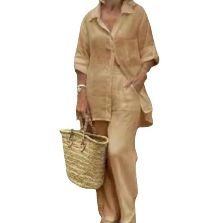 Deze Amaris dameskleding combi biedt een relaxte pasvorm en ultiem comfort met haar oversized linnen blouse en broek.