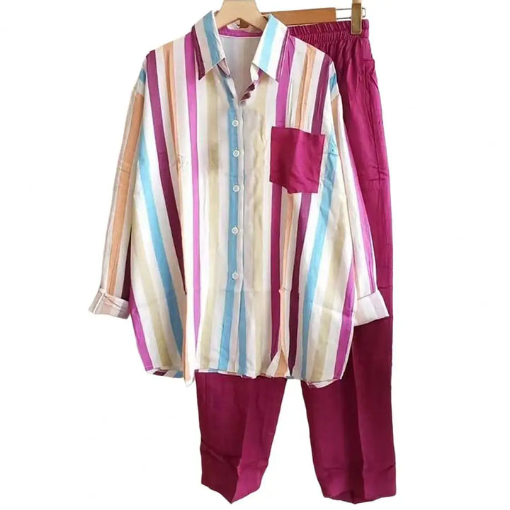 Elegante, maar luchtige dames zomerset. Tweedelig met comfortabel shirt en wijde broek voor elke gelegenheid.