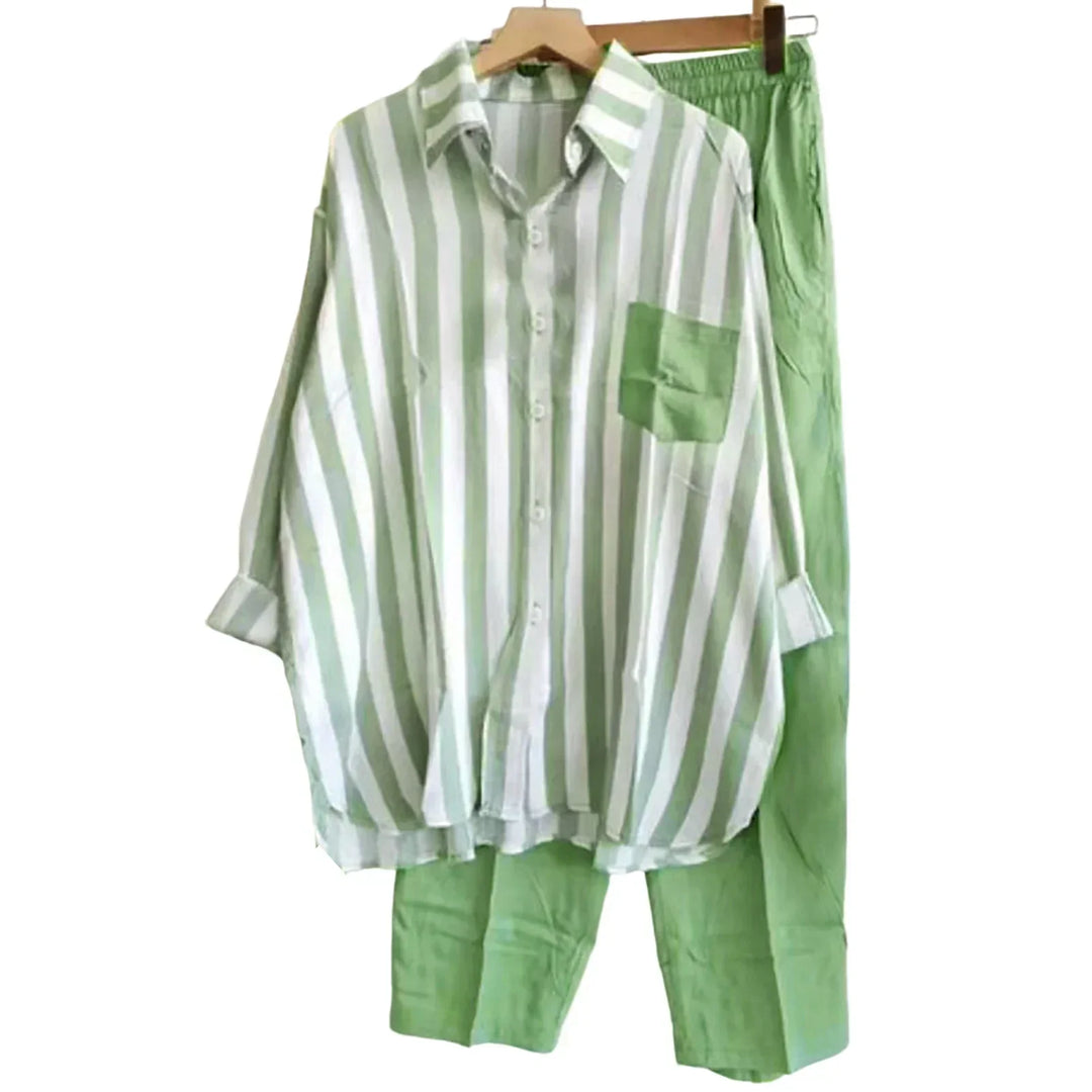 Dameskleding voor de zomer: tweedelige set van Zayenne, met stijlvol shirt en wijde broek voor comfort.