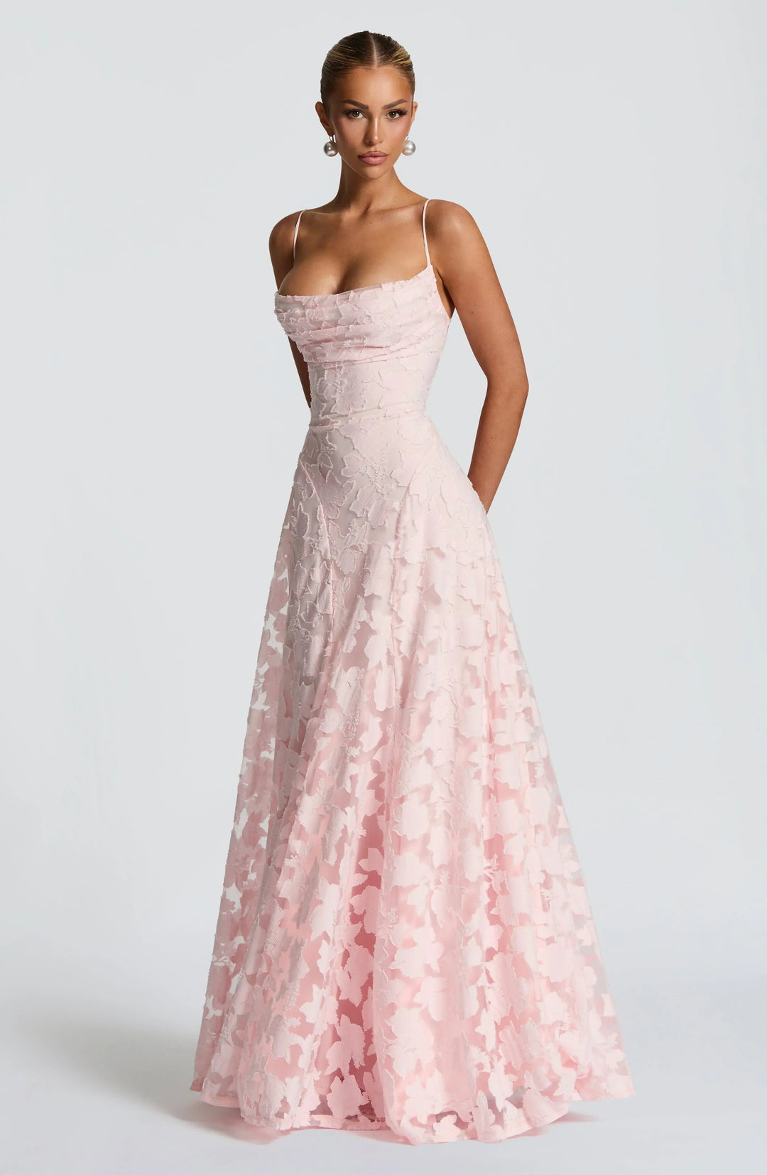 Elegante bloemenprint maxi jurk met spaghettibandjes voor dames. Perfect voor elke gelegenheid.