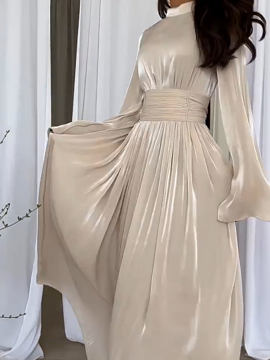 Modieuze dames maxi jurk, soepel vallend en comfortabel; een lange jurk met een eigentijdse, elegante uitstraling.