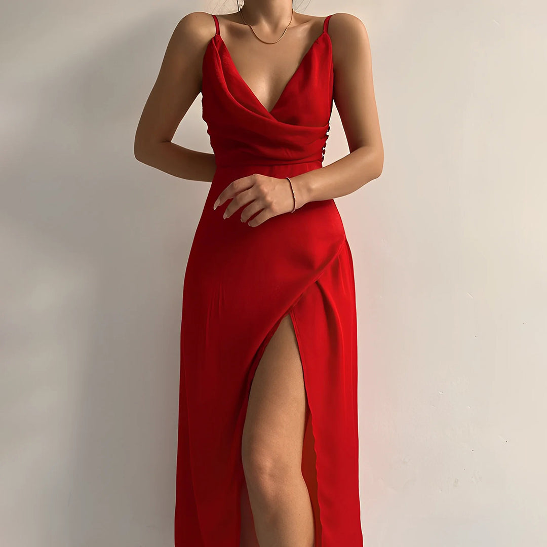 Zomerse casual dames jurk, lange lengte, met spaghettibandjes, zijsplit en comfortabele pasvorm.
