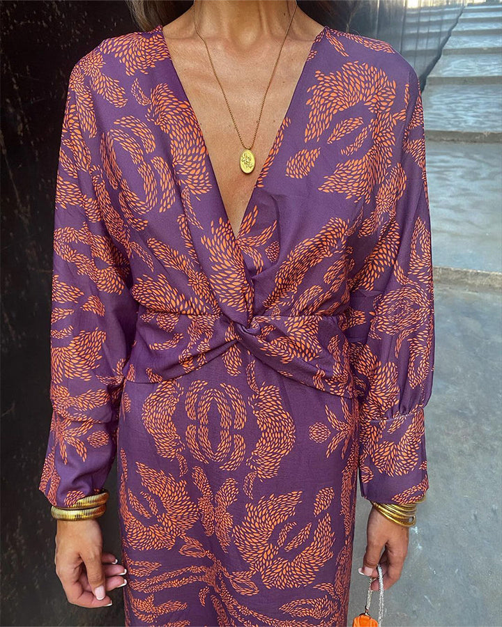 Veelzijdige dames maxi-jurk met print, twist aan de V-hals. Geschikt als zomerjurk, casual of feestjurk.
