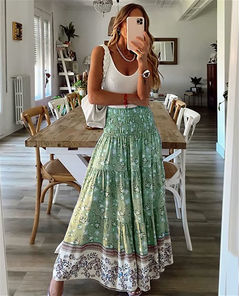 Trendy boho maxi rok voor dames met comfortabele pasvorm en opvallende bloemenprint. Ideale zomerkleding.