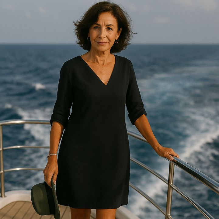 Dames Mila zomerjurk met vloeiende pasvorm, comfortabel katoenblend. Perfecte elegante casual vakantiejurk.