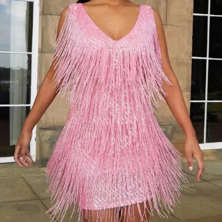 Mini jurk voor dames, vol pailletten en franjes, met een flatterende V-hals. Ideaal als glamoureuze feestkleding.
