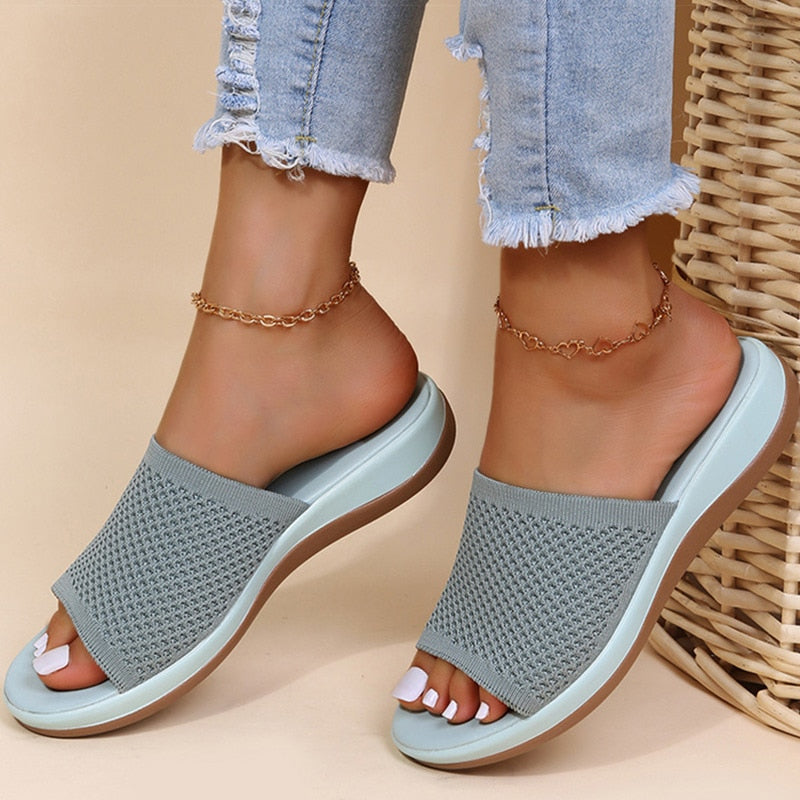Zomerse handgemaakte retro Mirelda sandalen voor dames, ideaal voor voorjaar en warme dagen.