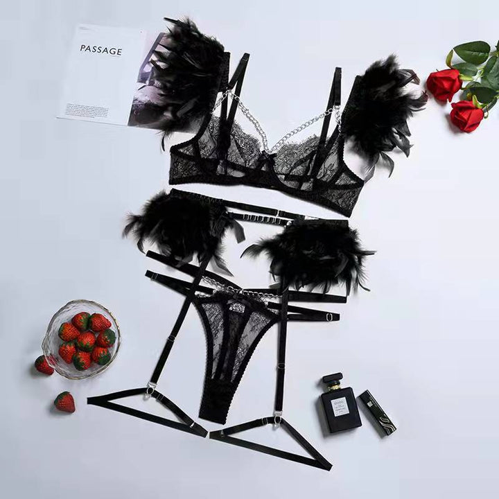 Zachte kanten dames lingerie: Mirella 3-delige set met delicate stof, comfortabel en verleidelijk.