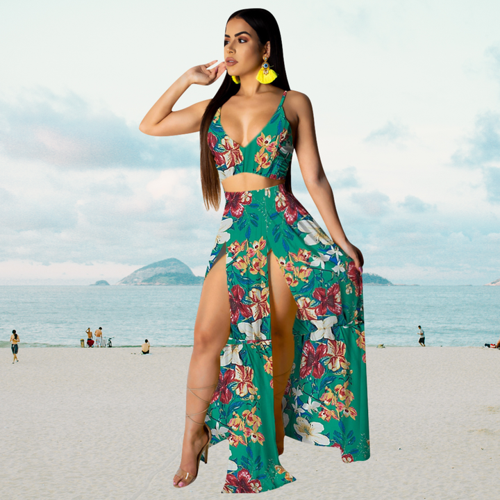 Moderne tweedelige Naïma zomerset voor dames, bestaande uit een chique haltertop en zwierige rok met split.
