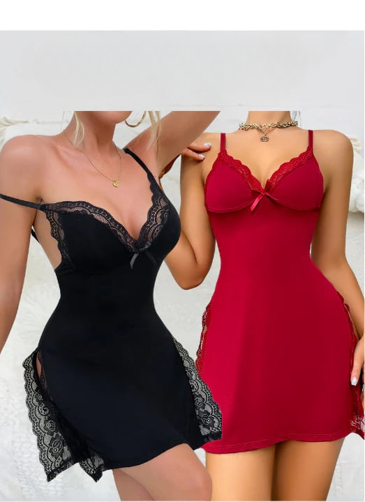Elegante zomerse dames nachtjapon Loreen met diepe V-hals en delicate kant, perfect voor warme nachten.