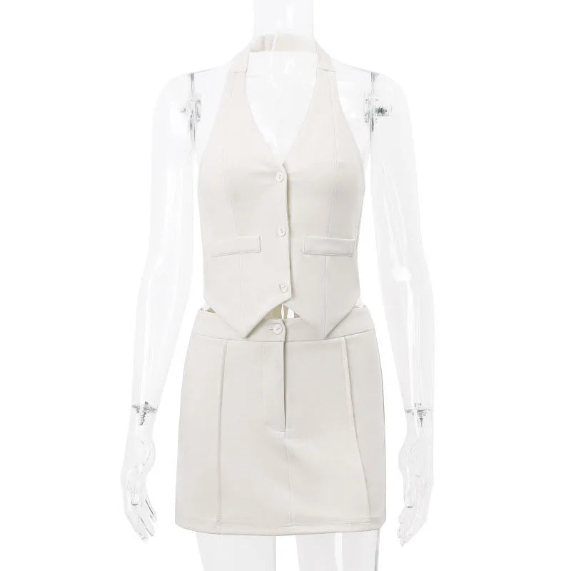 Stijlvolle dames zomer kantooroutfit Nayeli. Luchtige, comfortabele abrikoos set voor professionele looks.