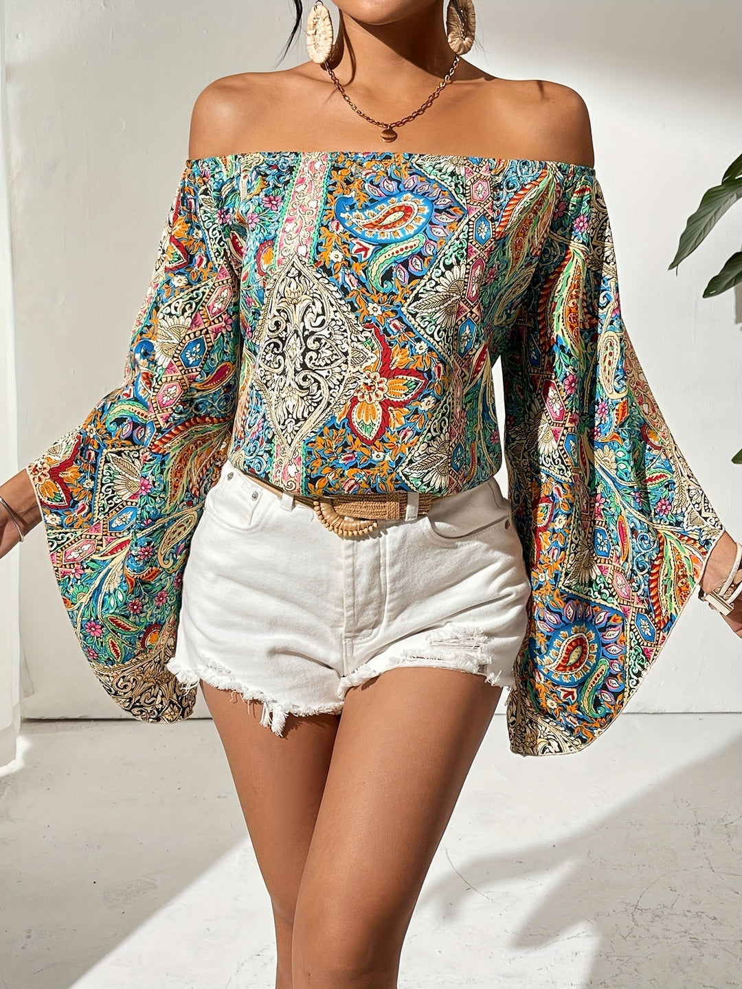 Dames Noémie off-shoulder blouse met stijlvolle geometrische print, perfect voor zomer en lente.