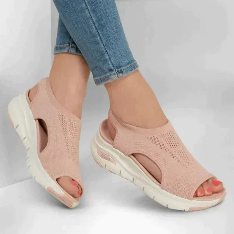 Moderne dames plateau sandalen, Nova mesh design, lichtgewicht voor een stijlvolle zomer.