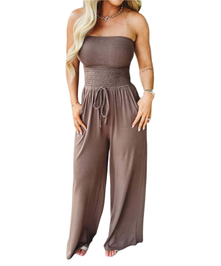 Veelzijdige dames zomerjumpsuit, off-shoulder en wijde pijpen, perfect voor casual of geklede looks.