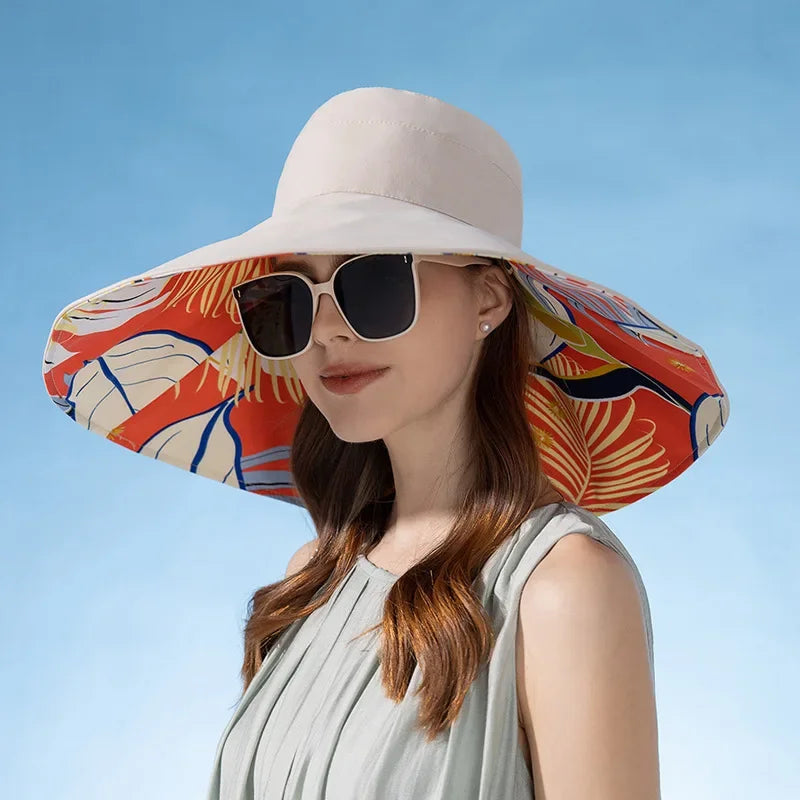 Modieuze dames zonnehoed Liora met brede rand, perfect accessoire voor strand en zomer.