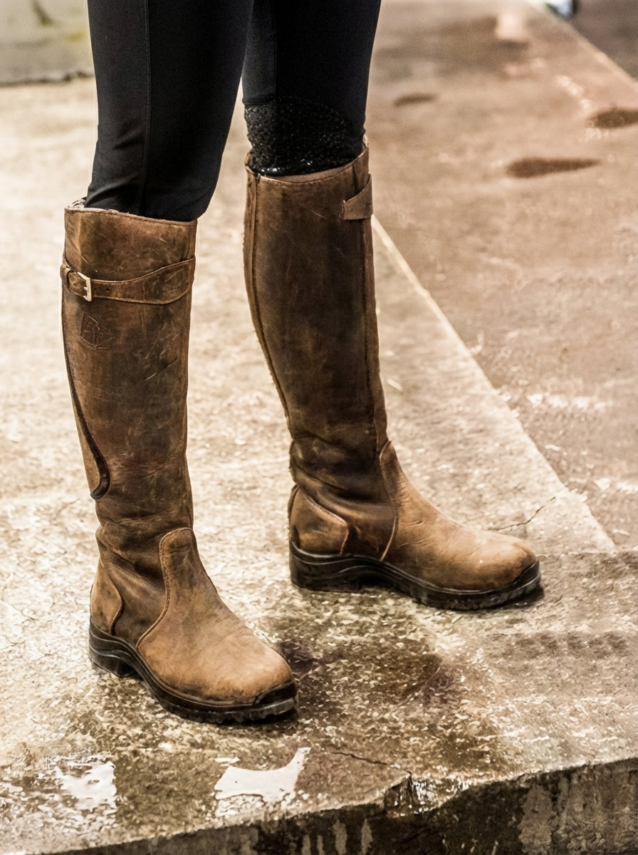 Elegant en comfortabel schoeisel: ondersteunende dameslaarzen die stijlvol zijn voor de moderne vrouw.