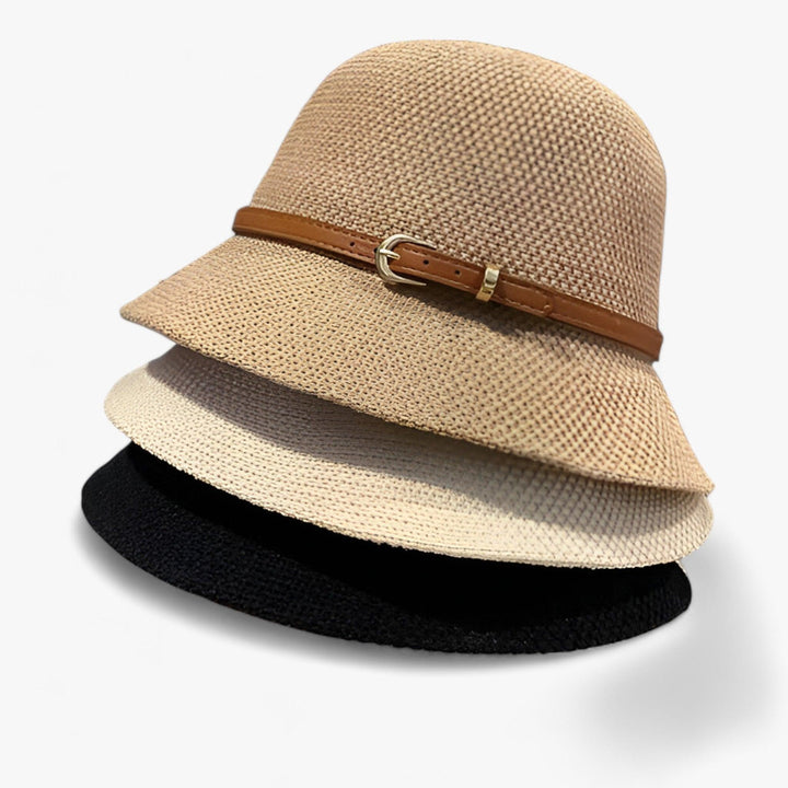 Trendy dames zonnehoed van linnen, opvouwbaar en lichtgewicht. Een stijlvol accessoire voor zonwering in de zomer.