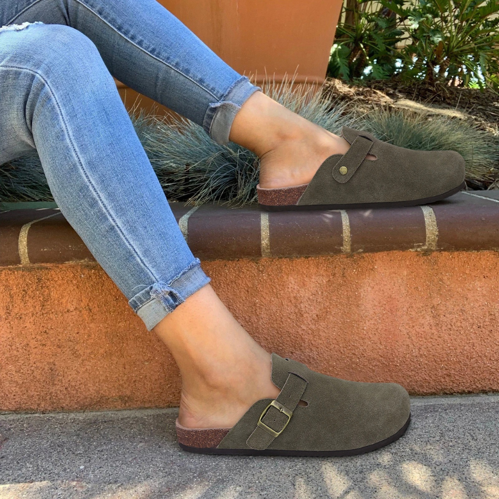 Comfortabele dames slippers met orthopedische zool voor optimale voetondersteuning, ideaal voor casual zomer dagen.