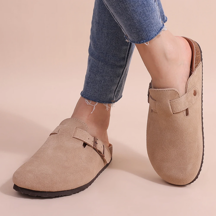 Stijlvolle dames comfort slippers met orthopedische zool voor gezonde voeten en ondersteuning in zomer en lente.