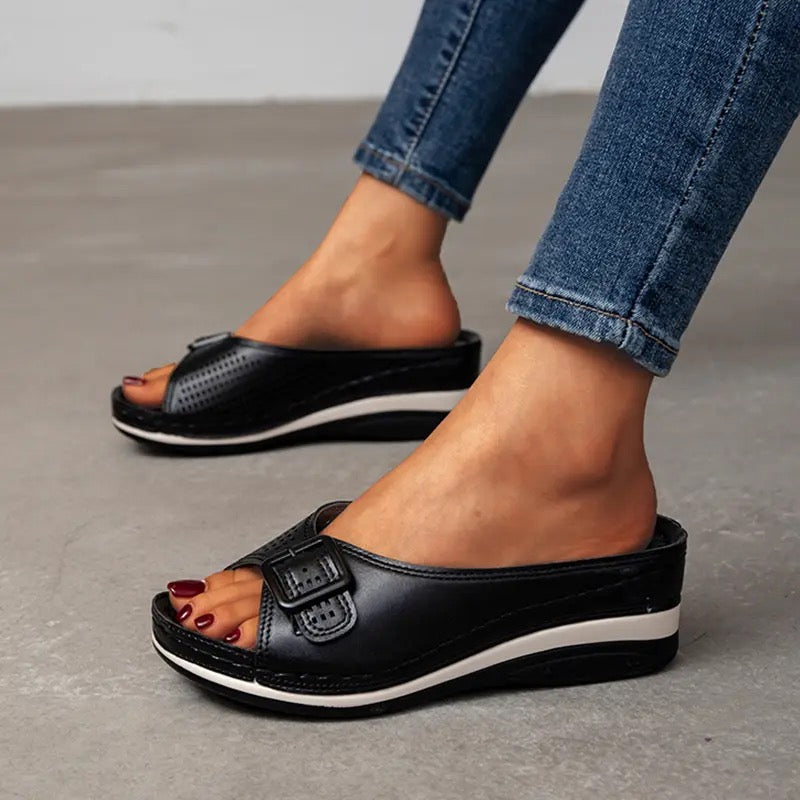 Dames orthopedische comfortslippers Lorena, voor pijnvrije voeten. Ideaal bij hielspoor & platvoeten, met schokdempende zool.