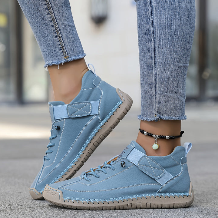 Casual dames enkellaarsjes met opvallende stiksels, ontworpen als orthopedische veterschoenen voor comfort.