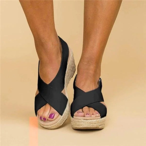Veelzijdige beige dames espadrilles Clara, orthopedisch, met sleehak, voor elke stijlvolle zomeroutfit.
