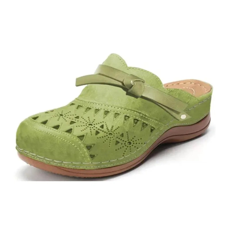 Ademende geperforeerde sandalen voor dames, perfect als comfortabele slippers met orthopedische ondersteuning.